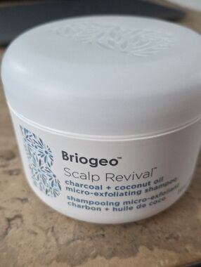 Briogeo Scalp Revival Charcoal + Coconut Oil Jar — White & Blue